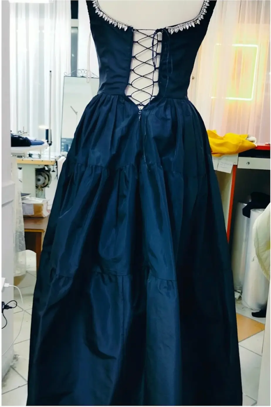 İpli Sırt Detaylı Elbise