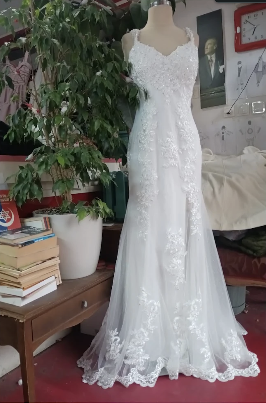 Askılı Tül Gelinlik